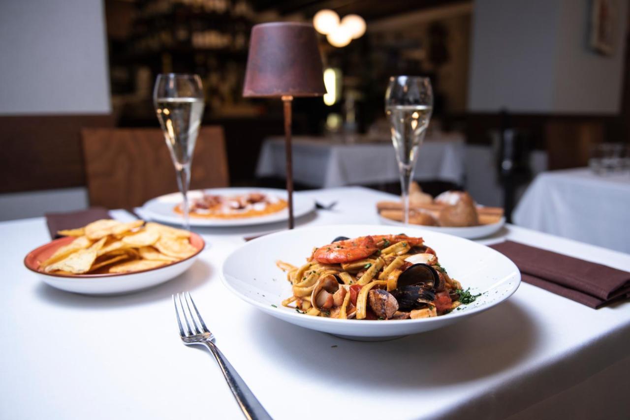 Hotel Osteria Della Pista Dal 1875 Casorate Sempione Eksteriør bilde