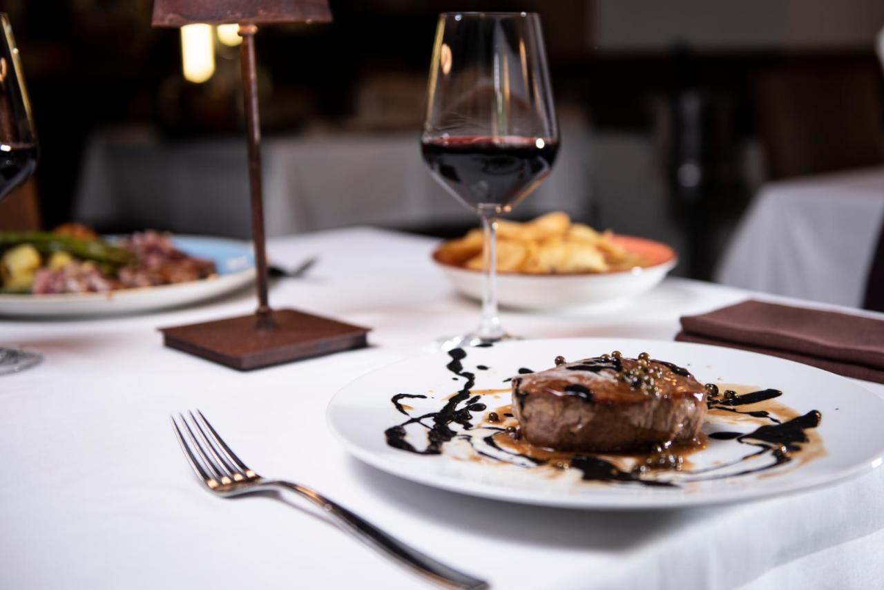Hotel Osteria Della Pista Dal 1875 Casorate Sempione Eksteriør bilde