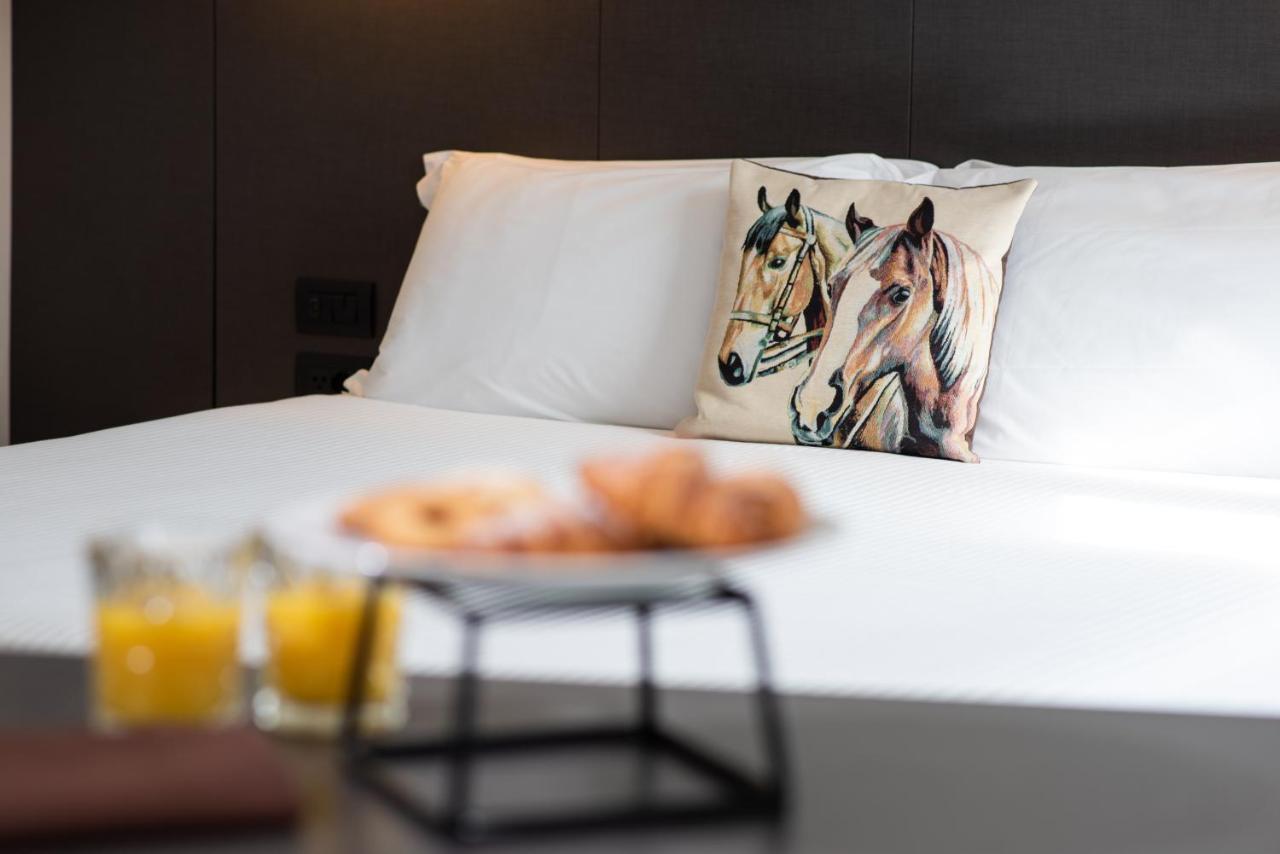 Hotel Osteria Della Pista Dal 1875 Casorate Sempione Eksteriør bilde