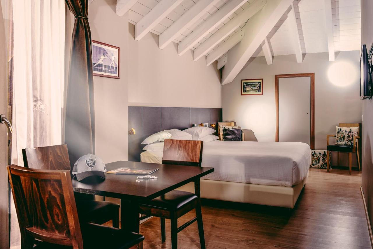 Hotel Osteria Della Pista Dal 1875 Casorate Sempione Eksteriør bilde